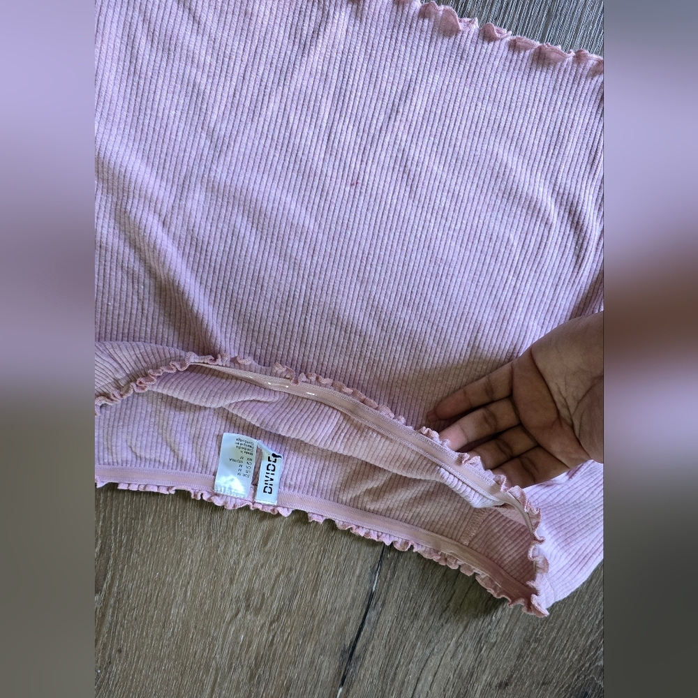Light Pink Off-Shoulder Ruffle Crop Top - Picture 6 of 6